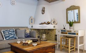 Yianna Cottage Studios